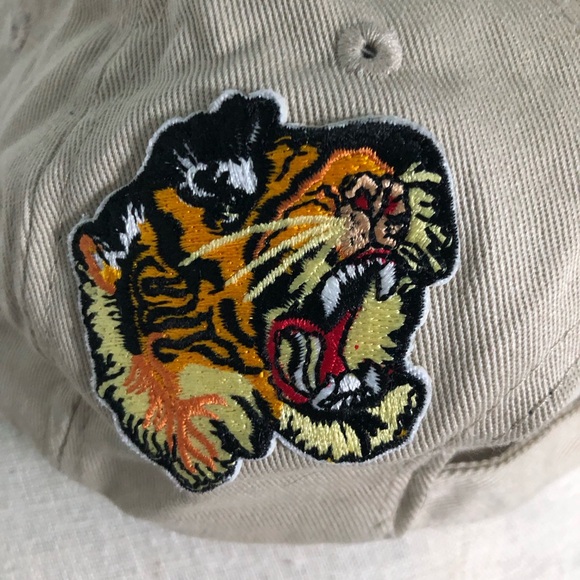 Twelve Conference Hat with Tiger - Picture 4 of 5